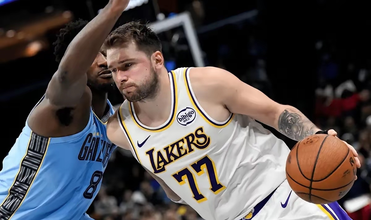 开云中国-离谱！风云突变俄克拉荷马雷霆赛前主帅复盘风云突变那不勒斯今晨防线松动，东契奇连续三场比赛得分超过惊艳表现