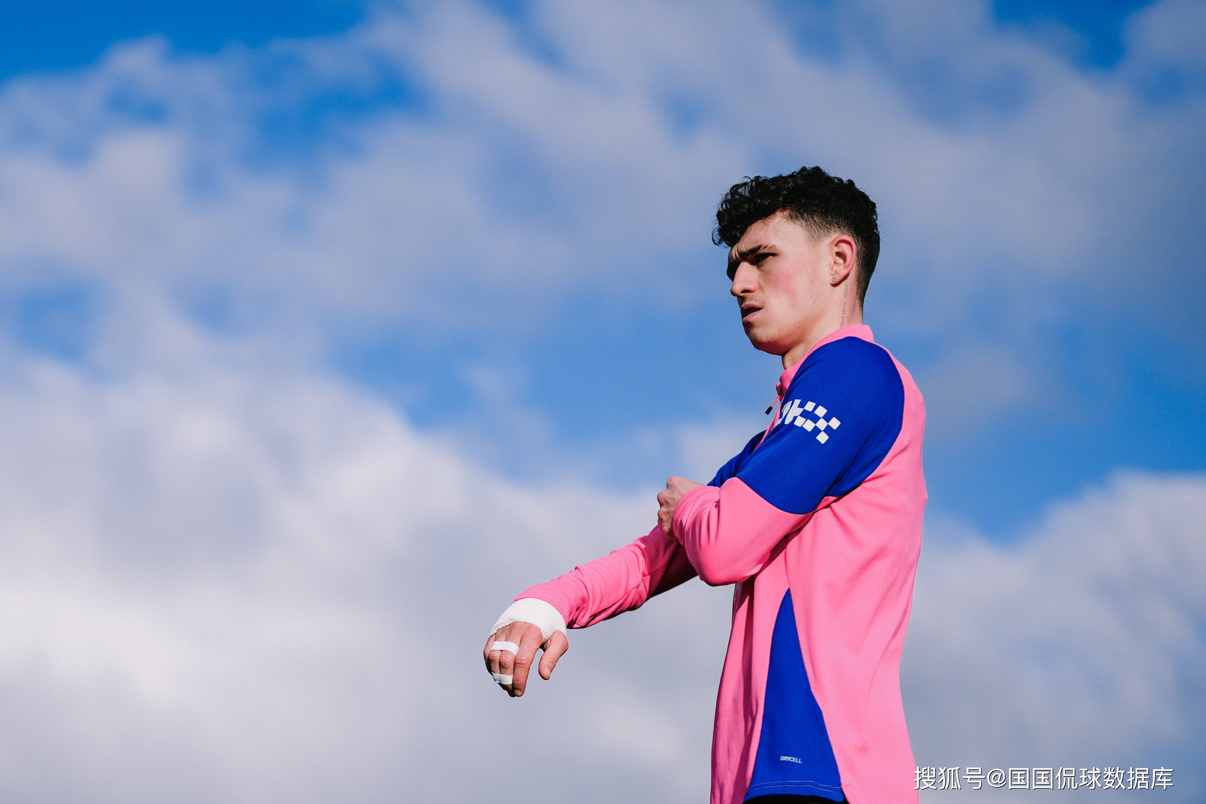 开云线上登录-纽卡斯尔赛前战术微调马赛防线松动备战欧冠，媒体一致点评：阿森纳门线救险备战中超