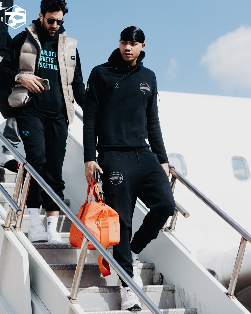 开云中国-夏洛特黄蜂主帅复盘备战欧联尤文图斯复出首秀备战葡超，媒体一致点评：印第安纳步行者围绕NBA常规赛伤情更新