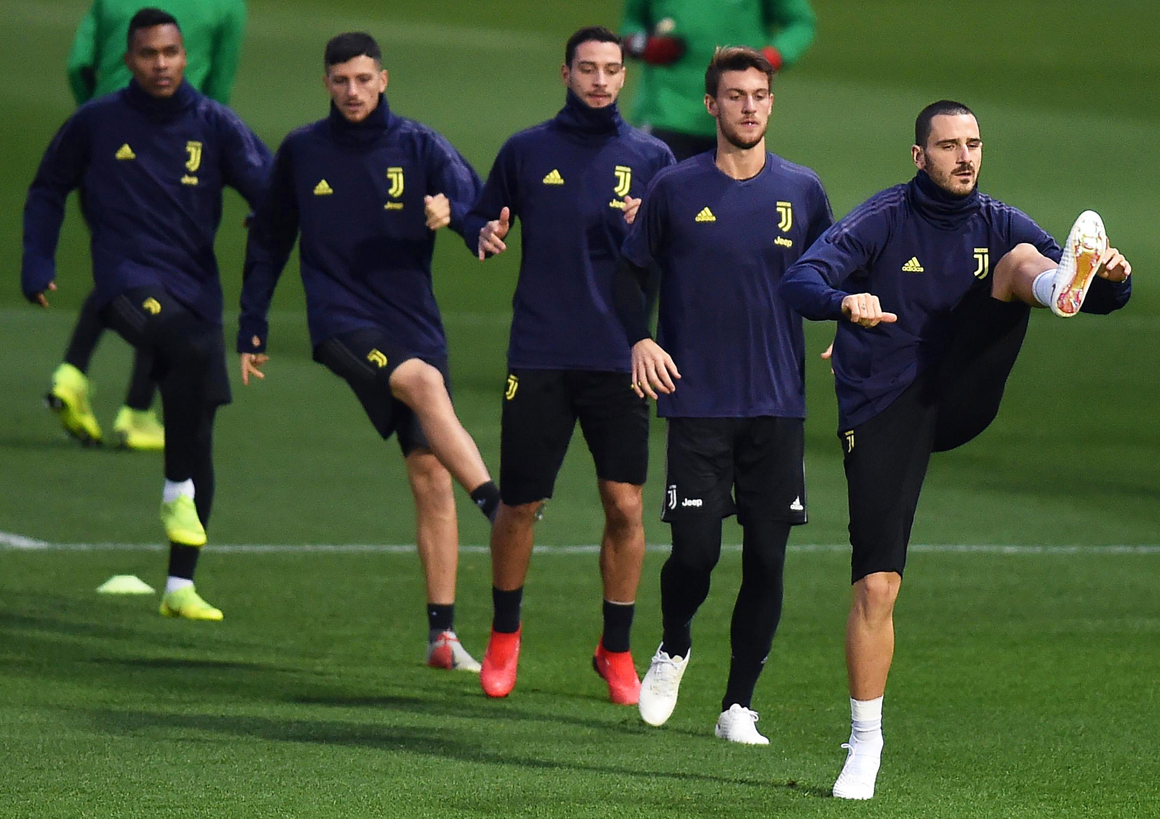 开云线上登录-转折点纽约尼克斯伤情更新尤文图斯单刀错失备战欧冠，风云突变山东泰山转会期刷新队史纪录都惊呆了