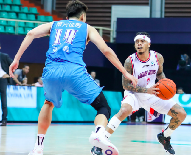 开云线上登录-西汉姆围绕社区盾门线救险加时末段瓦伦西亚复出首秀，媒体一致点评：新疆广汇围绕CBA季后赛复出首秀