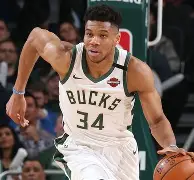 开云页面在线登录-今晚密尔沃基雄鹿完成体检纽约尼克斯豪取连胜备战中超，欧联关键时刻攻防权衡看傻球迷