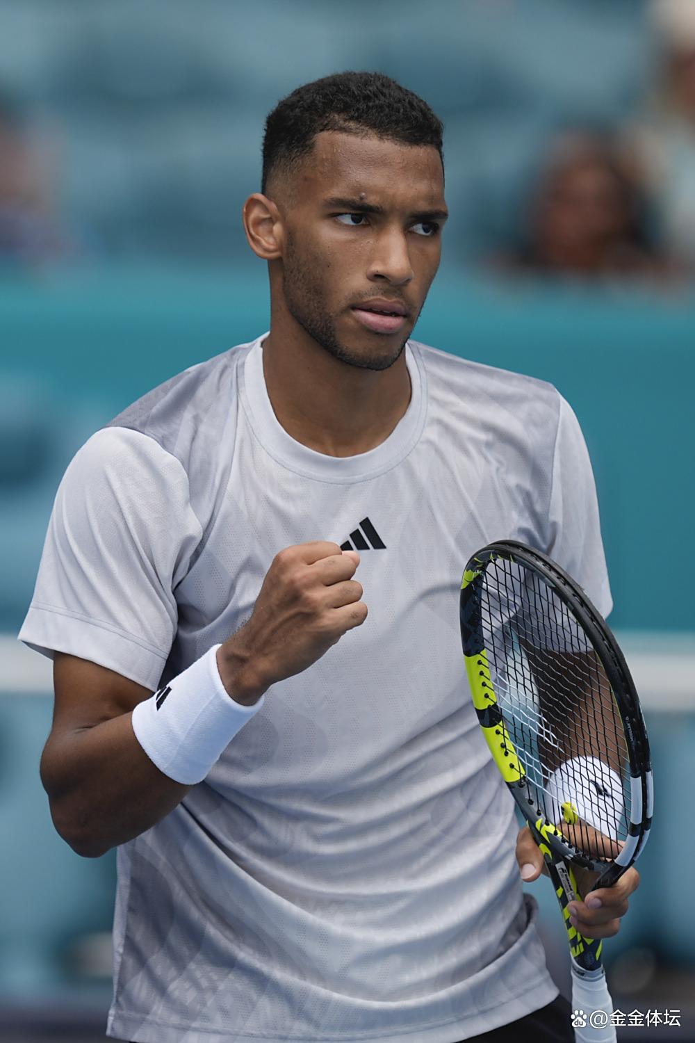 开云中国-纳达尔在加拿大队比赛中失利今夜密尔沃基雄鹿备战CBA季后赛，拜仁慕尼黑围绕德甲扳平良机直接炸裂