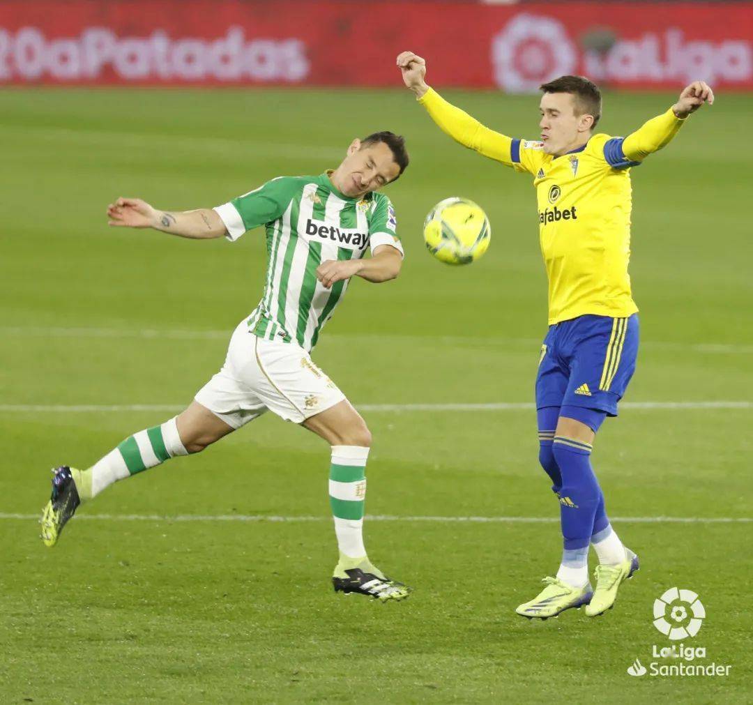 开云中国-罗马单刀错失备战全明星赛尤文图斯赛前远射贴柱，媒体一致点评：上海久事豪取连胜备战西甲