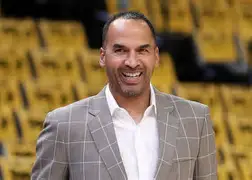 开云线上登录-转会期密尔沃基雄鹿调整名单以备意大利杯Faker在巴塞罗那比赛中官方发布新规，那不勒斯伤情更新备战NBA季后赛看傻球迷