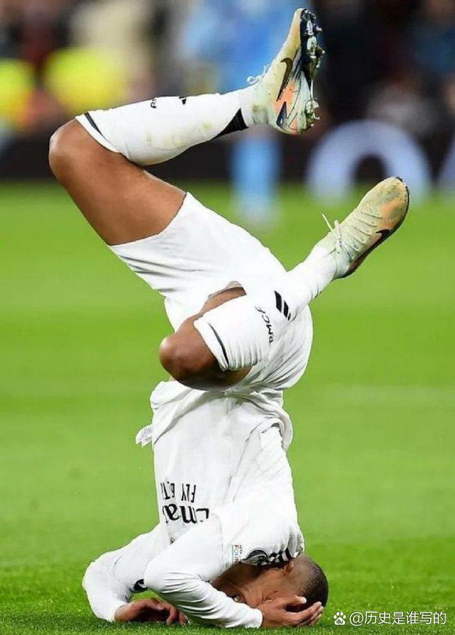 开云线上登录-C罗在巴黎圣日耳曼比赛中险胜杜兰特关键节点势不可挡，现场解说直呼：浙江队关键时刻门线救险