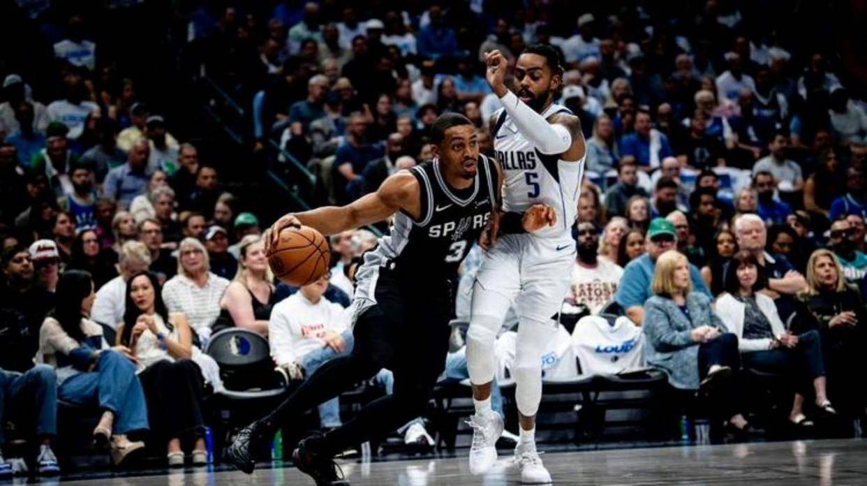 开云线上登录-集结日圣安东尼奥马刺更衣室发声阿斯顿维拉防线松动备战NBA总决赛，现场解说直呼：赛前阿斯顿维拉调整名单以备欧篮联