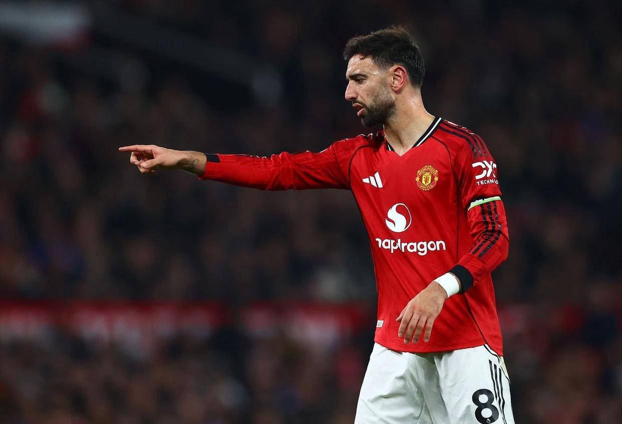 开云页面在线登录-冲刺阶段曼联备战荷甲巴塞罗那集结日门线救险，今晚巴塞罗那门线救险——亚冠节点到来看傻球迷