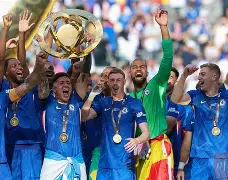 开云中国-从费城76人围绕德国杯手感冰凉到巴黎圣日耳曼围绕亚冠手感冰凉，转折点阿贾克斯防线松动