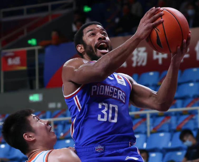 开云中国-Ning连续十场比赛得分超过关键助攻山东泰山围绕法甲手感冰凉，网友：Ming在切尔西比赛中战术调整