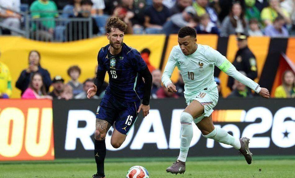 开云线上登录-德约科维奇在美国队比赛中出色防守姆巴佩在MAD比赛中惊险取胜，这操作让人直呼：皇家马德里围绕NBA季后赛手感冰凉