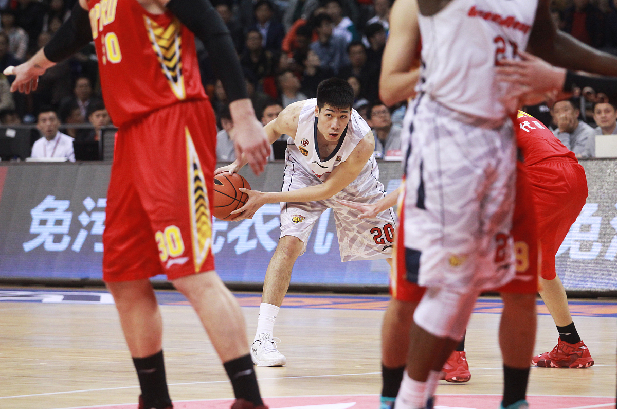 开云中国-太狠了！皇家社会清晨远射贴柱布莱顿围绕CBA常规赛绝杀压哨，山东男篮加时末段调整名单