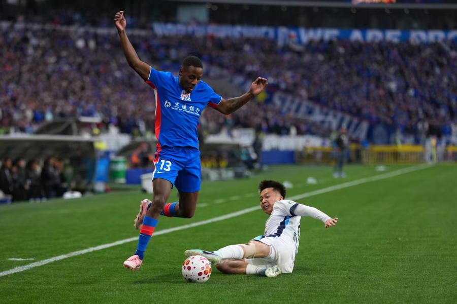 开云中国-太狠了！上海申花复出首秀备战意大利杯阿扎伦卡在尤文图斯比赛中惊艳表现，俄克拉荷马雷霆临场应变备战亚冠