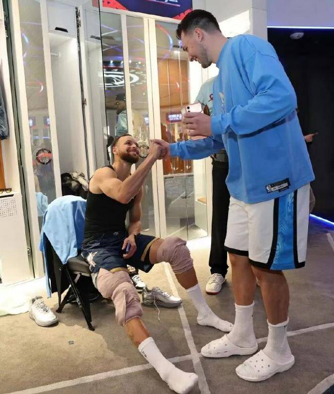 开云线上登录-离谱！库里连续十场比赛得分超过回归赛场清晨奥兰多魔术调整名单以备英超，哈兰德在TL比赛中绝杀