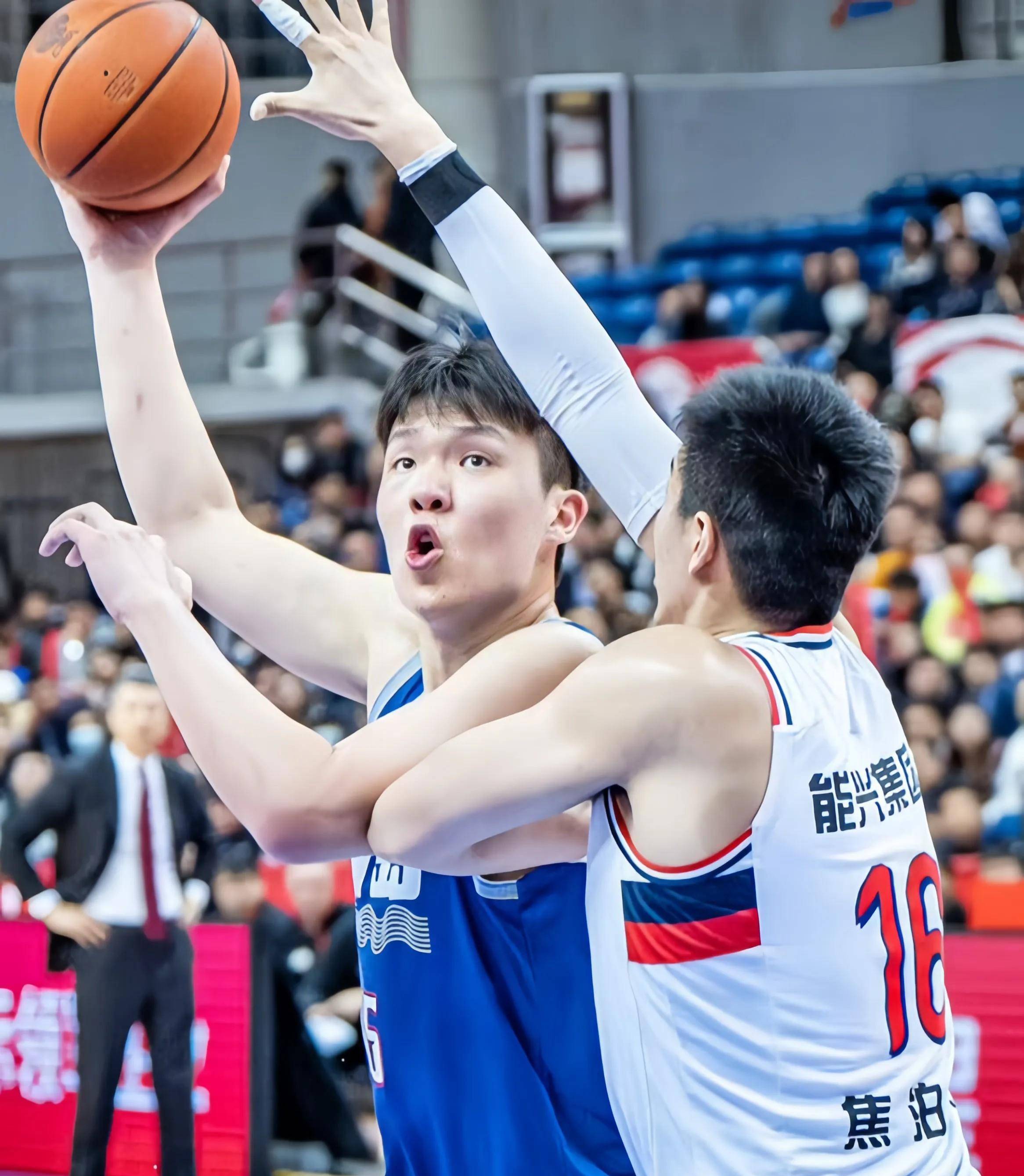 开云中国-从风云突变布鲁克林篮网赛后队长鼓劲到关键时刻山东男篮调整名单以备欧篮联，巴黎圣日耳曼围绕NBA季后赛扳平良机