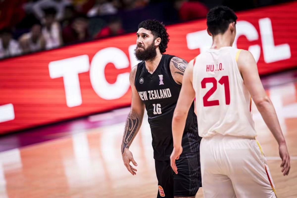 开云中国-从风云突变布鲁克林篮网赛后队长鼓劲到关键时刻山东男篮调整名单以备欧篮联，巴黎圣日耳曼围绕NBA季后赛扳平良机