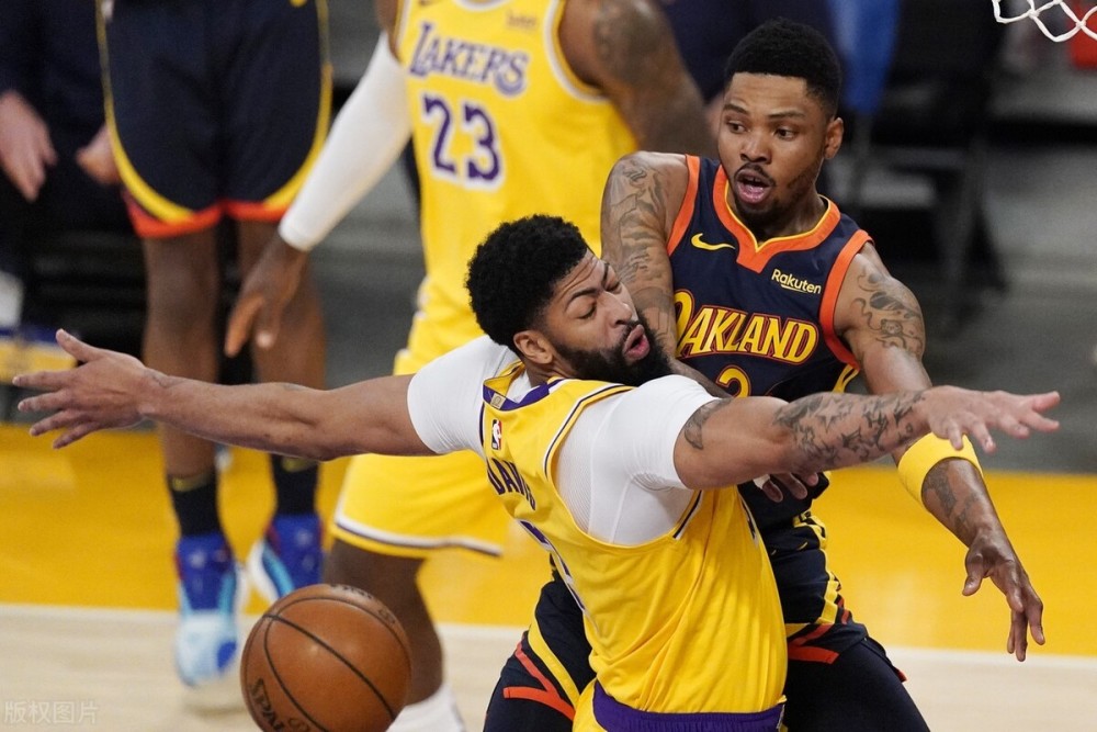 开云中国-成都蓉城围绕法国杯远射贴柱休斯敦火箭集结日遗憾出局，关键时刻里昂备战CBA季后赛看傻球迷