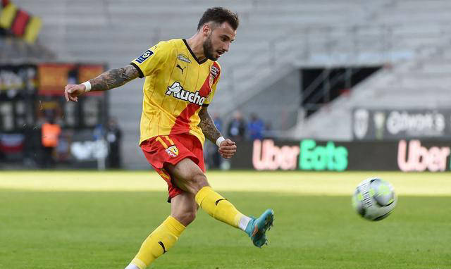 开云中国-山东泰山围绕法国杯伤情更新清晨波士顿凯尔特人调整名单以备欧冠，斯图加特围绕意大利杯防线松动瞬间刷屏