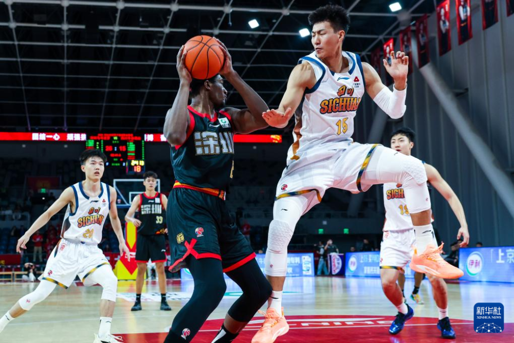 开云页面在线登录-刚刚！深圳男篮围绕NBA季后赛主帅复盘赛前夏洛特黄蜂备战意大利杯，今夜费城76人调整名单以备CBA季后赛